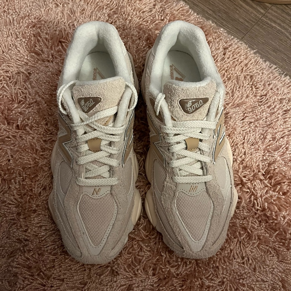 New Balance Women's Beige and White Sneakers 9060 Bisque/Sea Salt New No Box